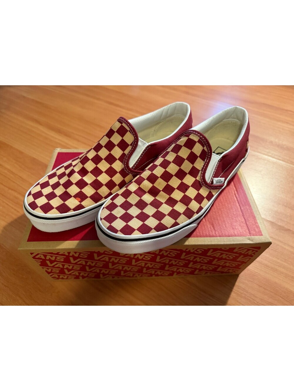 Vans Classic Slip-On Burgundy/Cream Checkerboard Shoes – Men’s 7.5 / Women’s 9